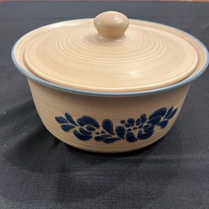 2 Quart Pfaltzgraff Round Covered Casserole Folk Art Pattern